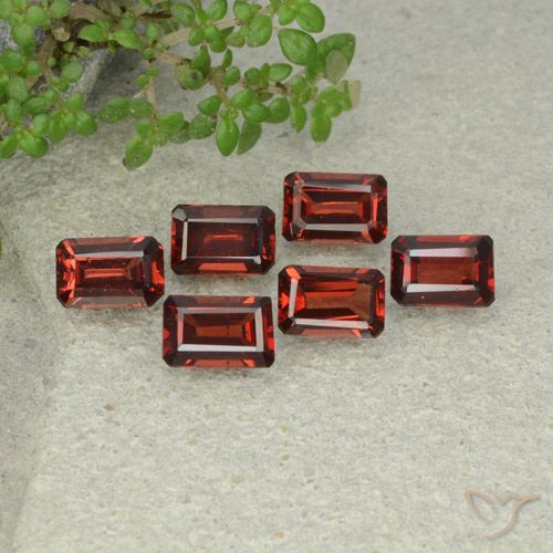 3.99ctw Naturel Rouge écarlate profond Grenat pyrope, Taille émeraude, VS