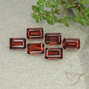 Shop natural 3.99ct Rouge écarlate profond Grenat pyrope gems, Octogone / coupe Émeraude, from Mozambique at GemSelect. In stock, global shipping!