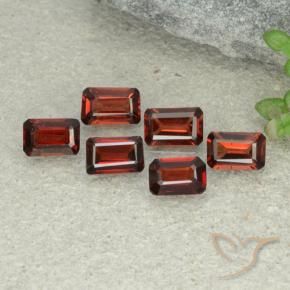 Shop natural 3.04ct Rouge foncé Grenat pyrope gems, Octogone / coupe Émeraude, from Mozambique at GemSelect. In stock, global shipping!
