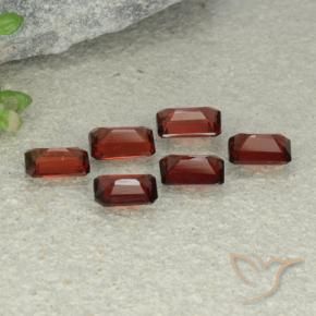 Shop natural 3.04ct Rouge foncé Grenat pyrope gems, Octogone / coupe Émeraude, from Mozambique at GemSelect. In stock, global shipping!