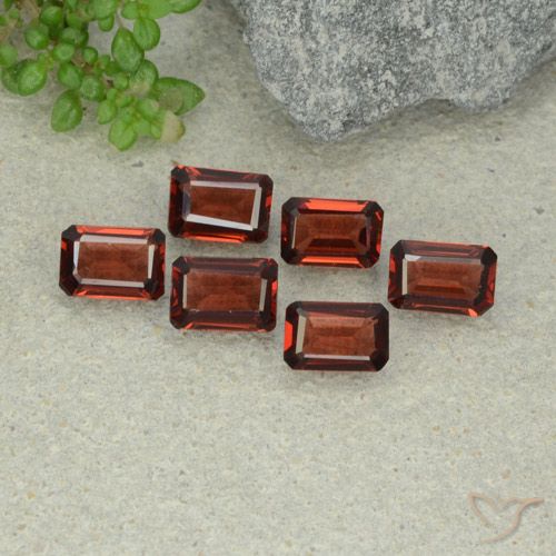 3.66ctw Naturel Rouge écarlate profond Grenat pyrope, Taille émeraude, VS