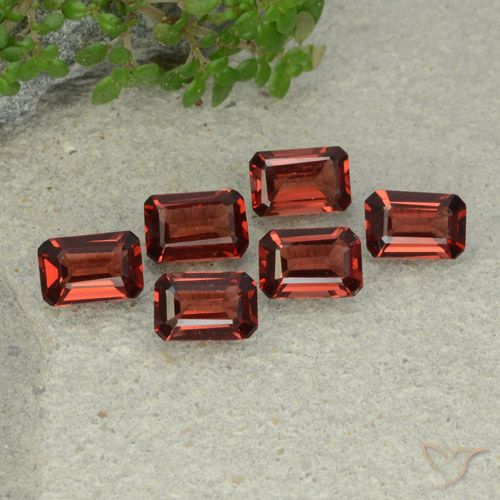 3.31ctw Naturel Rouge foncé Grenat pyrope, Taille émeraude, VS