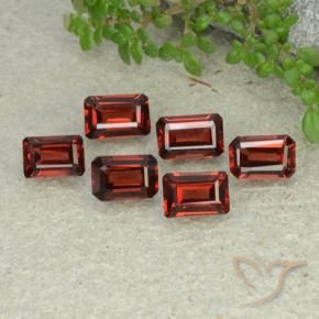 Shop natural 3.69ct Rouge foncé Grenat pyrope gems, Octogone / coupe Émeraude, from Mozambique at GemSelect. In stock, global shipping!
