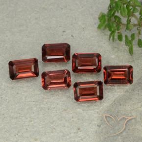 Shop natural 3.38ct Rouge foncé Grenat pyrope gems, Octogone / coupe Émeraude, from Mozambique at GemSelect. In stock, global shipping!