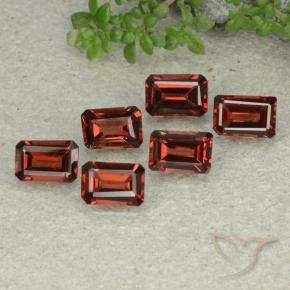 Shop natural 4.10ct Rouge foncé Grenat pyrope gems, Octogone / coupe Émeraude, from Mozambique at GemSelect. In stock, global shipping!
