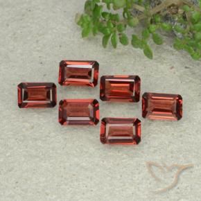 Shop natural 3.03ct Rouge foncé Grenat pyrope gems, Octogone / coupe Émeraude, from Mozambique at GemSelect. In stock, global shipping!