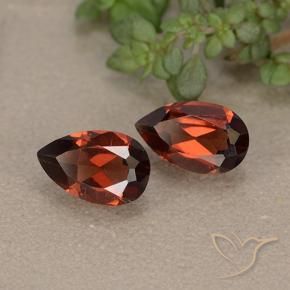 Shop natural 1.80ct Rouge Sangria Grenat pyrope gems, En forme de poire, from Mozambique at GemSelect. In stock, global shipping!