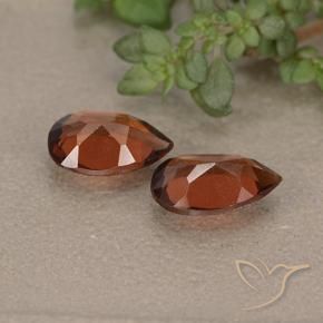 Shop natural 1.80ct Rouge Sangria Grenat pyrope gems, En forme de poire, from Mozambique at GemSelect. In stock, global shipping!