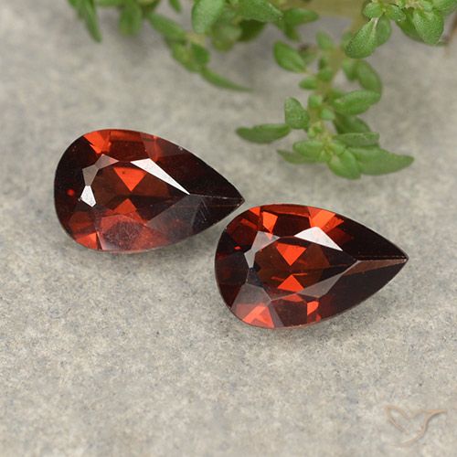 1.90ctw Naturel Rouge foncé Grenat pyrope, En forme de poire, VVS-VS