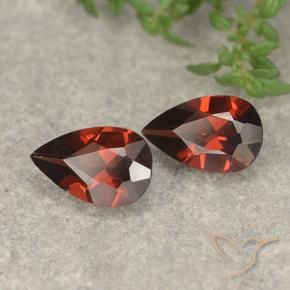 Shop natural 1.90ct Rouge foncé Grenat pyrope gems, En forme de poire, from Mozambique at GemSelect. In stock, global shipping!