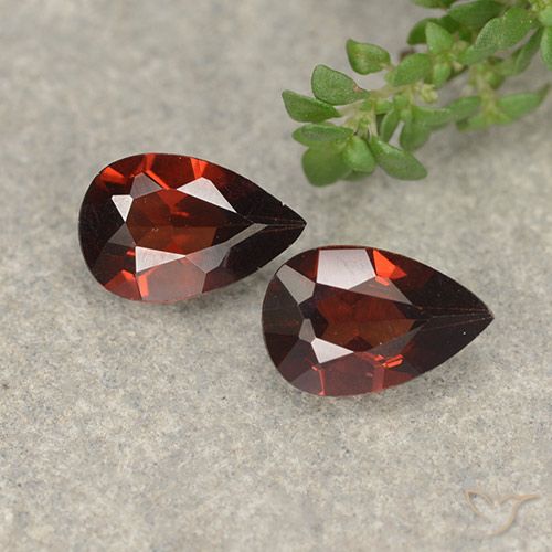 1.89ctw Naturel Rouge foncé Grenat pyrope, En forme de poire, VVS-VS