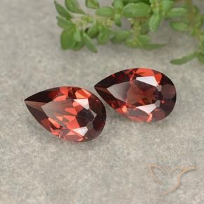 Shop natural 1.74ct Rouge Sangria Grenat pyrope gems, En forme de poire, from Mozambique at GemSelect. In stock, global shipping!