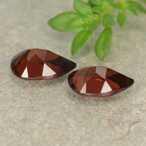 Shop natural 2.01ct Rouge merlot Grenat pyrope gems, En forme de poire, from Mozambique at GemSelect. In stock, global shipping!