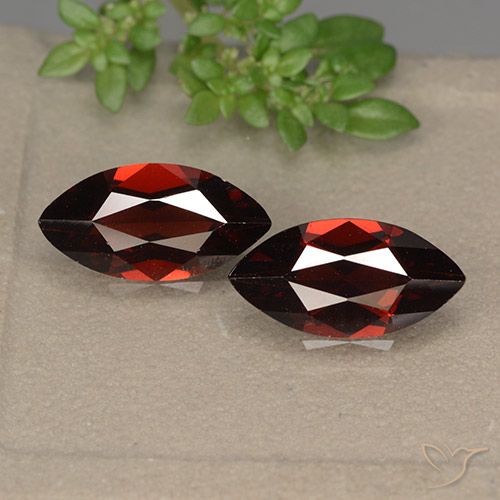 3.70ctw Naturel Rouge foncé Grenat pyrope, Marquise, VVS-VS