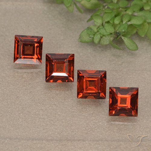 2.05ctw Naturel Rouge vif Grenat pyrope, Carré, VVS-VS