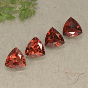 Shop natural 3.43ct Rouge groseille Grenat pyrope gems, Trillion, from Mozambique at GemSelect. In stock, global shipping!