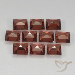 Shop natural 4.01ct Rouge moyen Grenat pyrope gems, Carré, from Mozambique at GemSelect. In stock, global shipping!