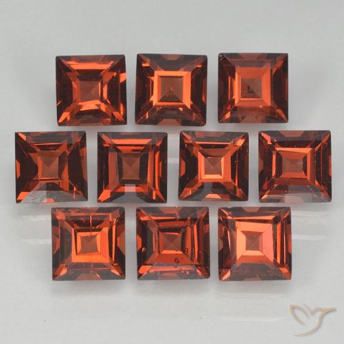 4.45ctw Naturel Rouge foncé Grenat pyrope, Carré, VVS-VS