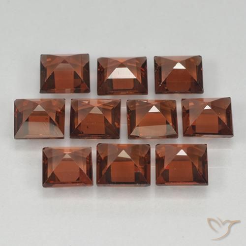 Shop natural 3.94ct Rouge Sangria Grenat pyrope gems, Carré, from Mozambique at GemSelect. In stock, global shipping!