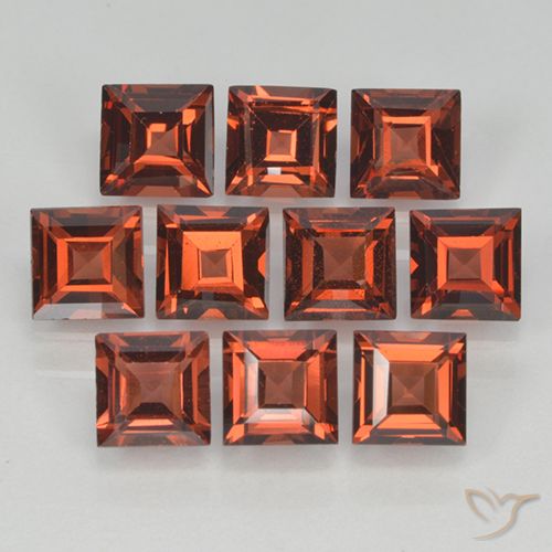 4.18ctw Naturel Rouge Sangria Grenat pyrope, Carré, VVS-VS
