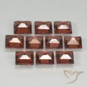 Shop natural 3.84ct Rouge foncé Grenat pyrope gems, Carré, from Mozambique at GemSelect. In stock, global shipping!