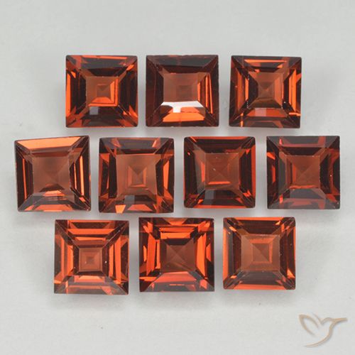 3.84ctw Naturel Rouge moyen Grenat pyrope, Carré, VVS-VS