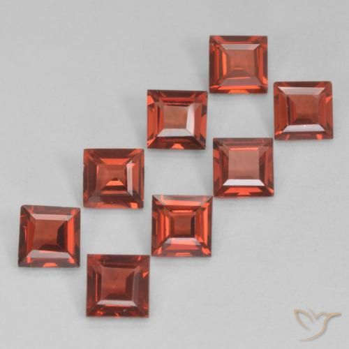 Shop natural 2.94ct Rouge Sangria Grenat pyrope gems, Carré, from Mozambique at GemSelect. In stock, global shipping!