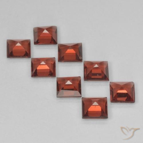 Shop natural 2.94ct Rouge Sangria Grenat pyrope gems, Carré, from Mozambique at GemSelect. In stock, global shipping!