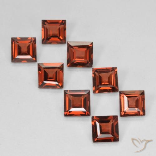 3.22ctw Naturel Rouge foncé Grenat pyrope, Carré, VVS-VS