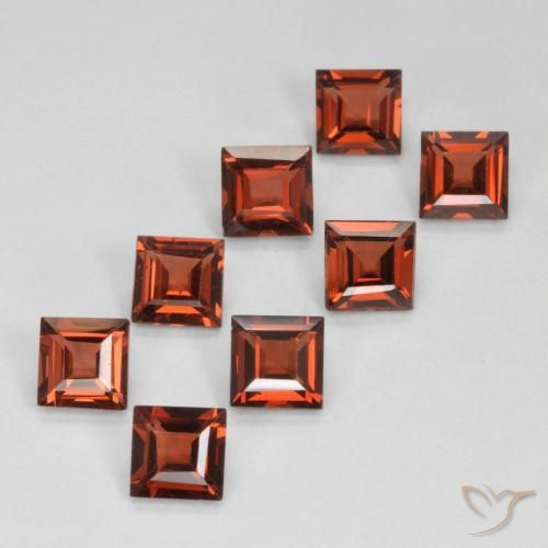 Shop natural 3.22ct Rouge foncé Grenat pyrope gems, Carré, from Mozambique at GemSelect. In stock, global shipping!