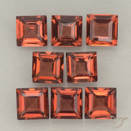 3.42ctw Naturel Rouge moyen Grenat pyrope, Carré, VVS-VS