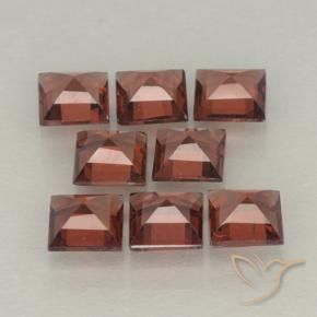 Shop natural 3.42ct Rouge moyen Grenat pyrope gems, Carré, from Mozambique at GemSelect. In stock, global shipping!