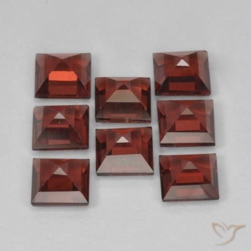 Shop natural 3.47ct Rouge écarlate profond Grenat pyrope gems, Carré, from Mozambique at GemSelect. In stock, global shipping!