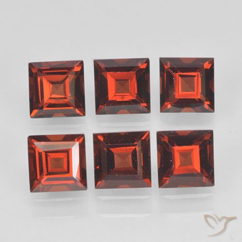 2.74ctw Naturel Rouge vif Grenat pyrope, Carré, VVS-VS