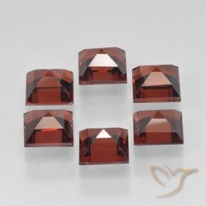 Shop natural 2.96ct Rouge moyen Grenat pyrope gems, Carré, from Mozambique at GemSelect. In stock, global shipping!