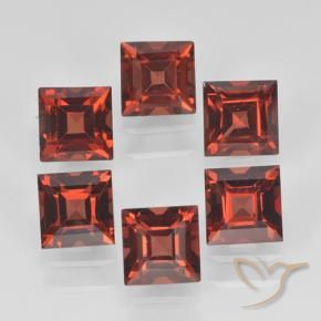 Shop natural 2.84ct Rouge moyen Grenat pyrope gems, Carré, from Mozambique at GemSelect. In stock, global shipping!