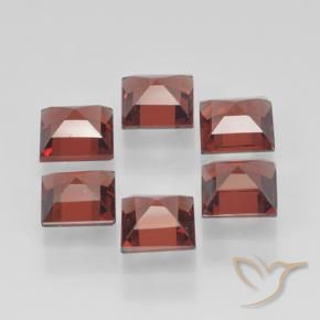 Shop natural 2.60ct Rouge moyen Grenat pyrope gems, Carré, from Mozambique at GemSelect. In stock, global shipping!