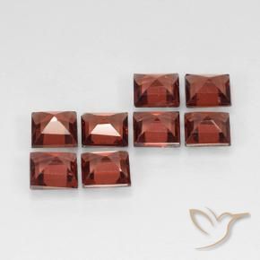 Shop natural 3.18ct Rouge écarlate Grenat pyrope gems, Carré, from Mozambique at GemSelect. In stock, global shipping!