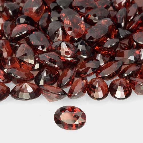 Grenat pyrope Rouge foncé naturelle ovale, 1.06 ct, VVS-VS