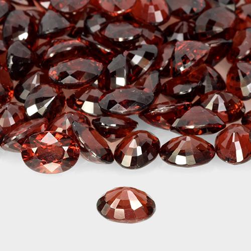 Grenat pyrope Rouge foncé naturelle ovale, 1.06 ct, VVS-VS