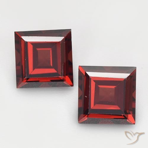 4.37ctw Naturel Rouge foncé Grenat pyrope, Carré, VVS-VS