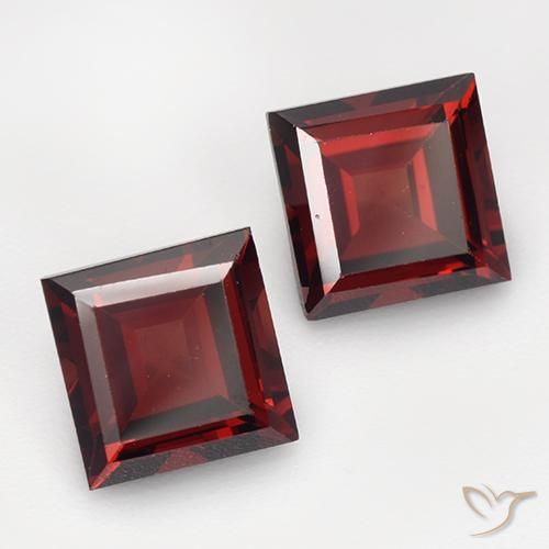Shop natural 4.37ct Rouge foncé Grenat pyrope gems, Carré, from Mozambique at GemSelect. In stock, global shipping!