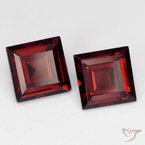 4.27ctw Naturel Rouge foncé Grenat pyrope, Carré, VVS-VS
