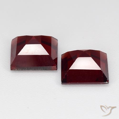 Shop natural 4.27ct Rouge foncé Grenat pyrope gems, Carré, from Mozambique at GemSelect. In stock, global shipping!