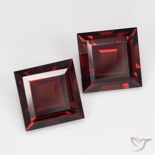 Shop natural 4.24ct Rouge foncé Grenat pyrope gems, Carré, from Mozambique at GemSelect. In stock, global shipping!