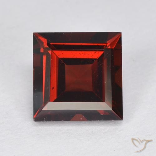2.17ct Naturel Rouge foncé Grenat pyrope, Carré, VVS-VS