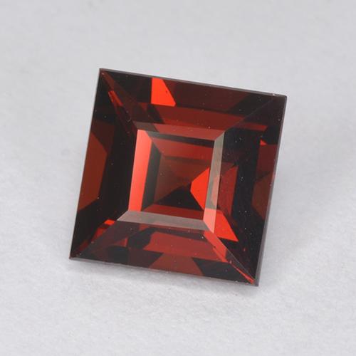 Grenat pyrope Rouge foncé naturelle Carré, 1.53 ct, VVS