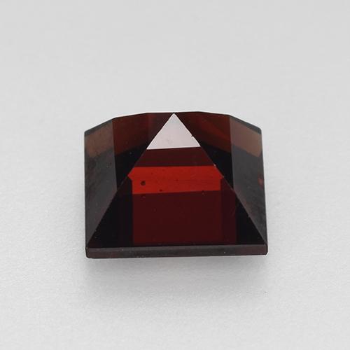 Grenat pyrope rouge naturelle carré, 1,57 ct, VVS-VS
