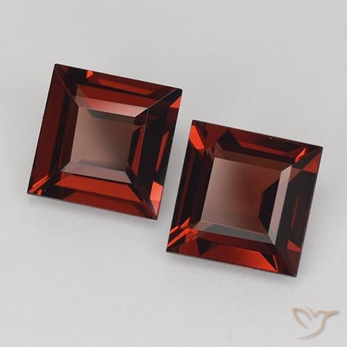 Shop natural 2.49ct Rouge foncé Grenat pyrope gems, Carré, from Madagascar at GemSelect. In stock, global shipping!