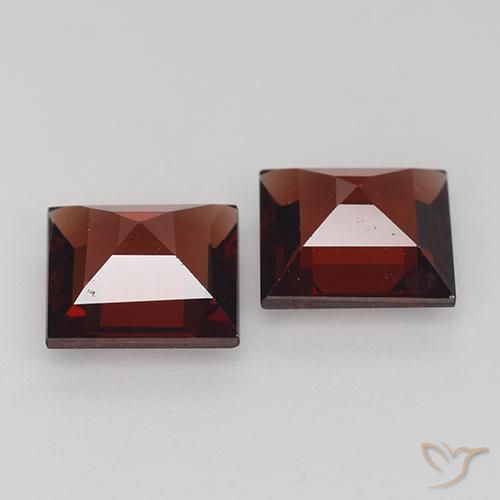 Shop natural 2.49ct Rouge foncé Grenat pyrope gems, Carré, from Madagascar at GemSelect. In stock, global shipping!